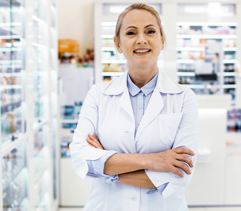 Dia do Farmacêutico - a importância desse profissional na sua loja