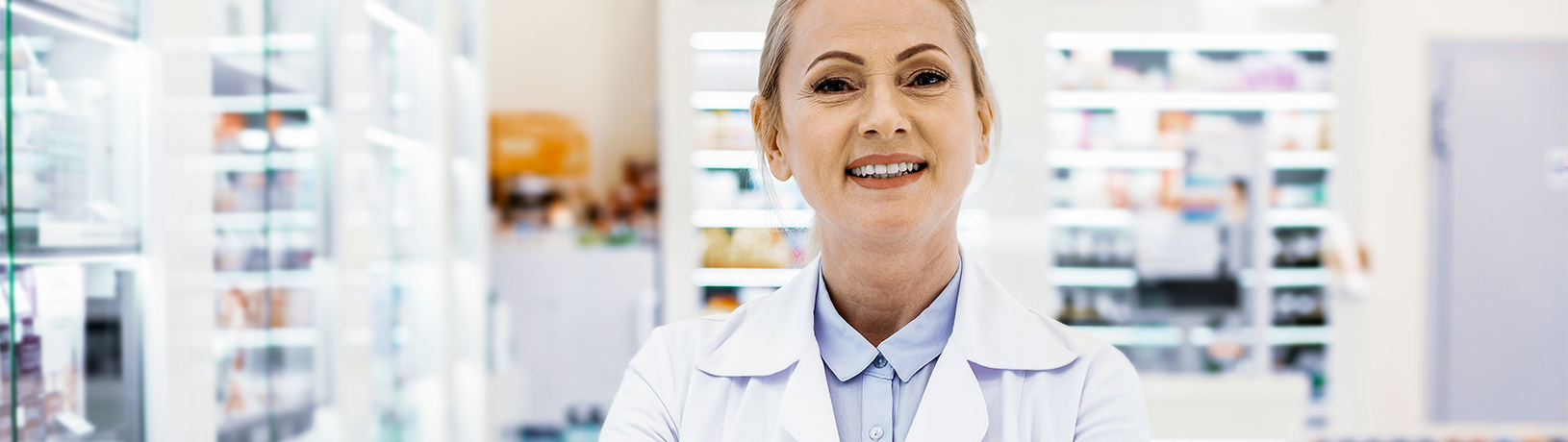 Dia do Farmacêutico - a importância desse profissional na sua loja